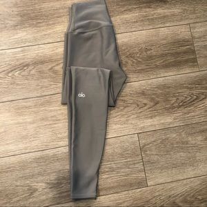 Alo yoga pants